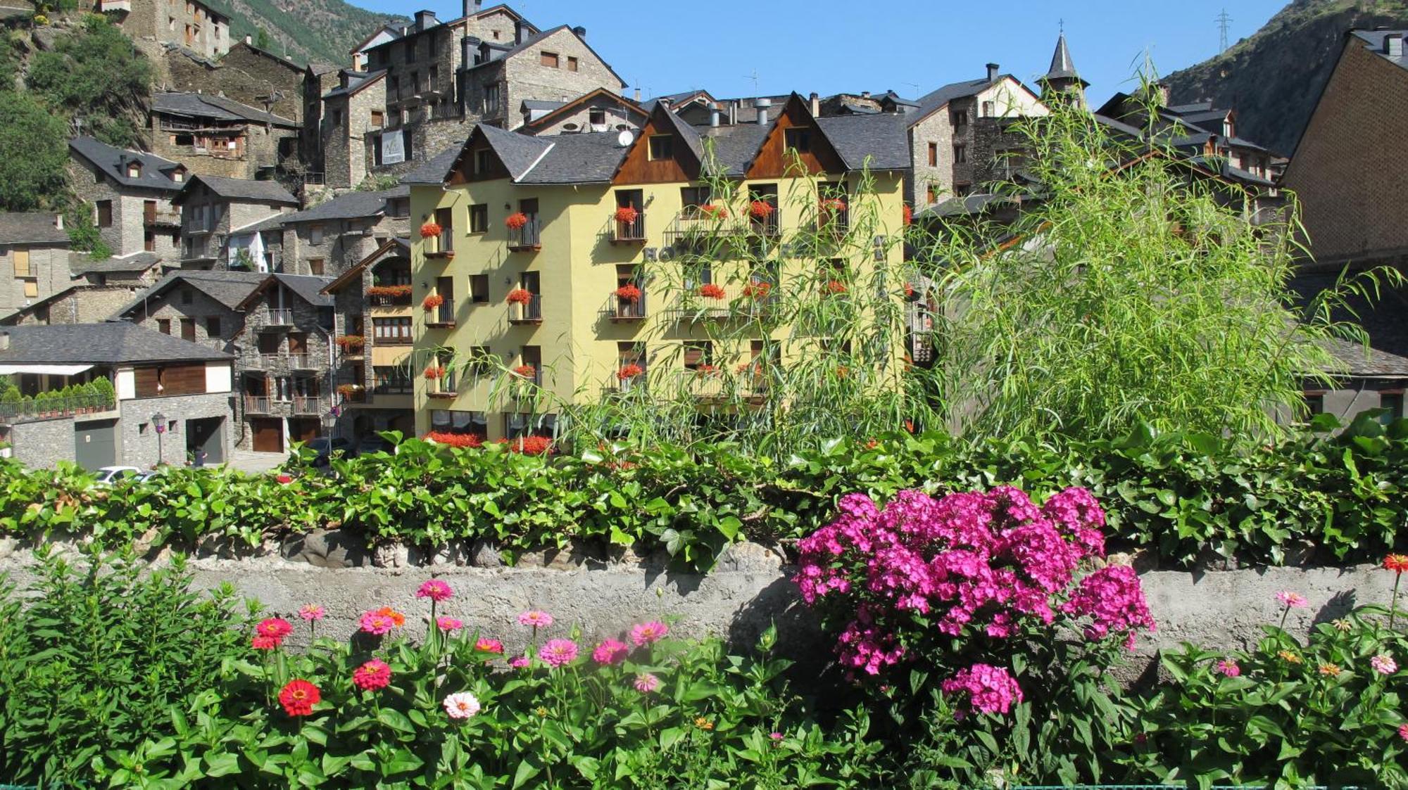 Hotel De Rei Llavorsi Bagian luar foto
