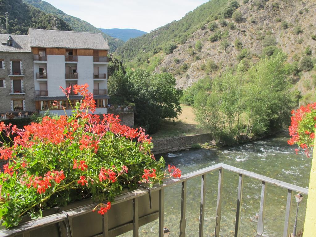 Hotel De Rei Llavorsi Bagian luar foto